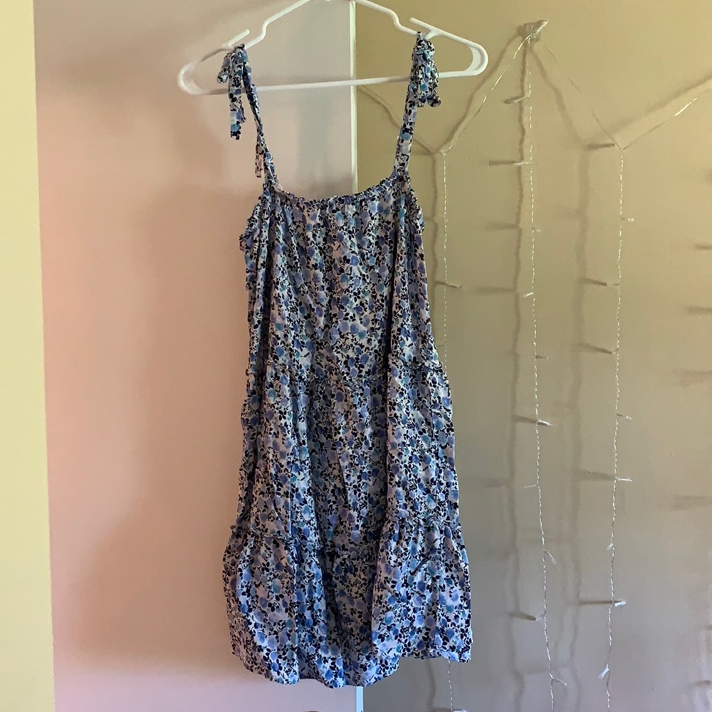 Summer dress, size Medium.